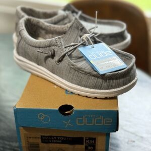 Little Kids Hey Dudes. Grey. Size 11